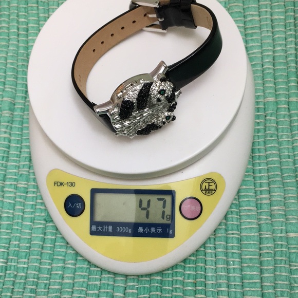 🖤Victoria Wieck Crystal panda 🐼 watch - Picture 16 of 17